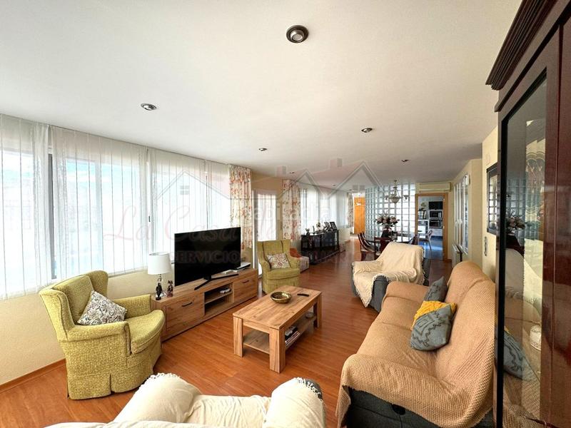 Foto de97e0b5-678c-4d0c-a28a-4519e90dc629. Casa con parcheggio in Sax