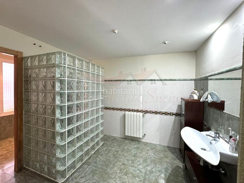 Foto f1e6c84c-6da4-4028-8401-dd898f63dfb1. Casa con parcheggio in Sax