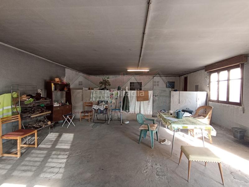 Foto 1448cc15-ed2b-4666-bd70-aee7ee75f21b. Casa amb aparcament a Sax