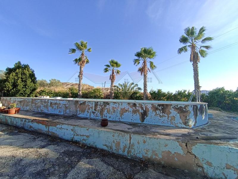 Foto 3bdfe600-1463-4d53-9efa-5c19894d8f03. Casa amb aparcament a Sax