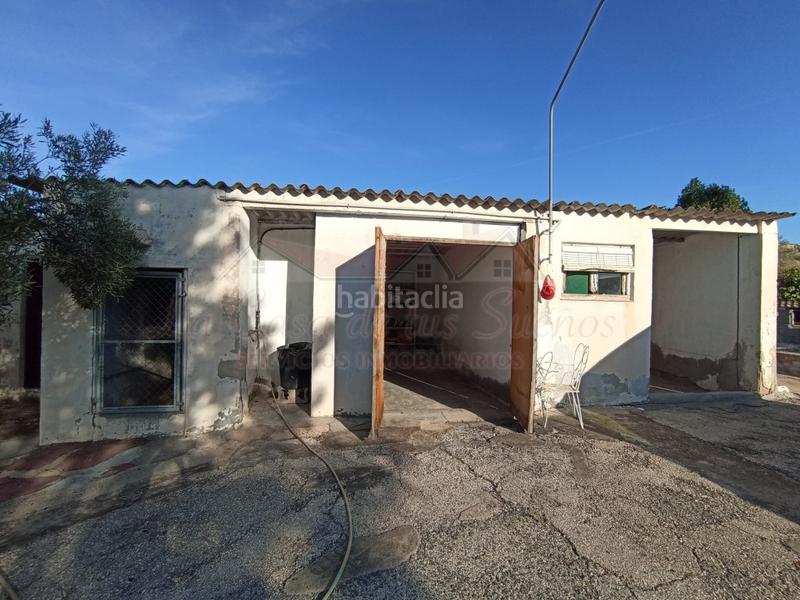 Foto ac491ccd-1c8d-4330-88a6-67310f27f428. Casa amb aparcament a Sax