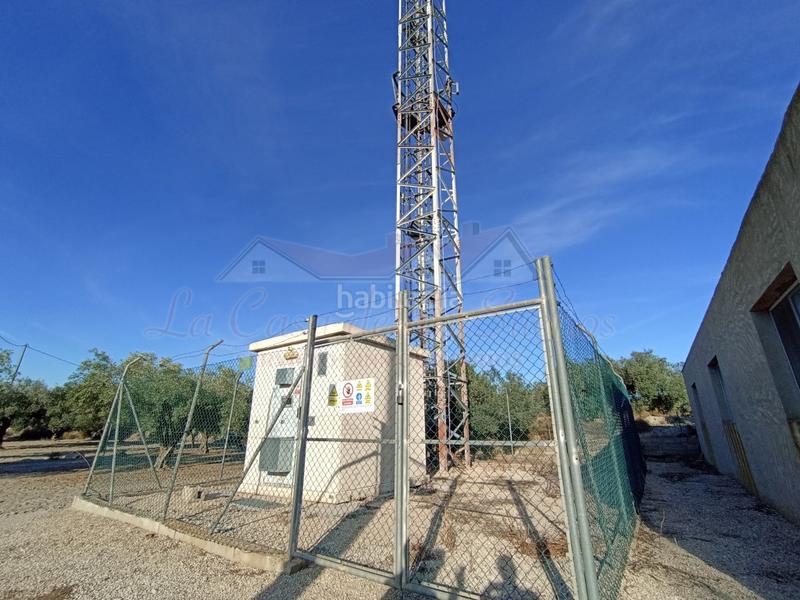 Foto b0905dd2-418c-4cd2-a94d-e161381a6947. Casa amb aparcament a Sax