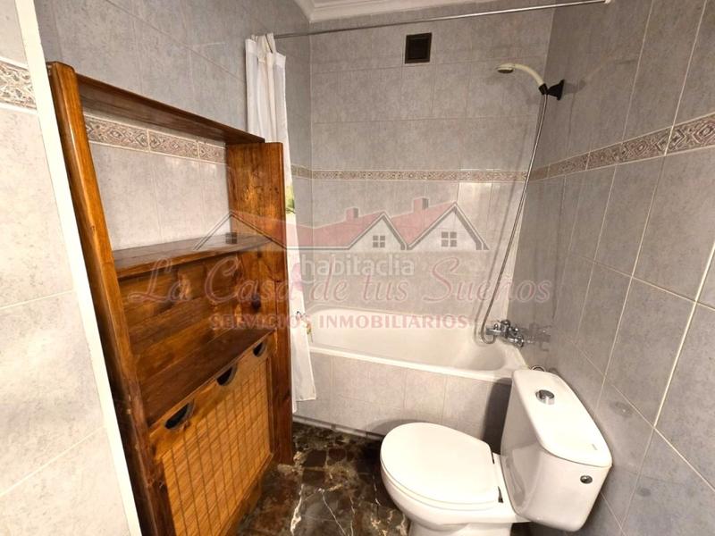 Foto baa28bc7-6e1c-413b-a15d-b9fce5fcc74f. Casa con parcheggio in Sax