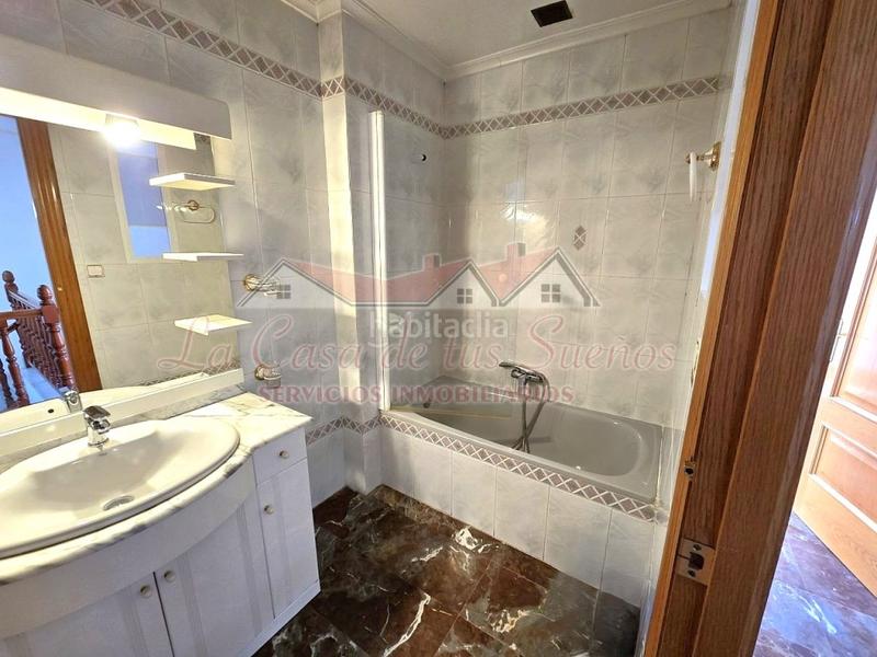 Foto e7f9615b-92c0-4af7-a59f-d46c2a470015. Casa con parcheggio in Sax