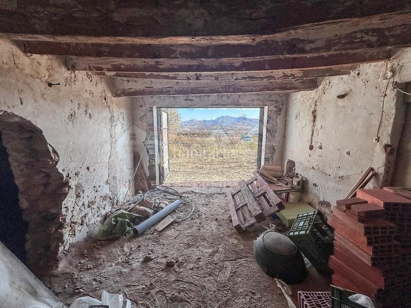 Foto 12408742-15eb-4c3c-b9f2-f3e21de32098. Casa finca rustica para reformar en camara en San Crispín-Huerta Nueva-Estación Elda