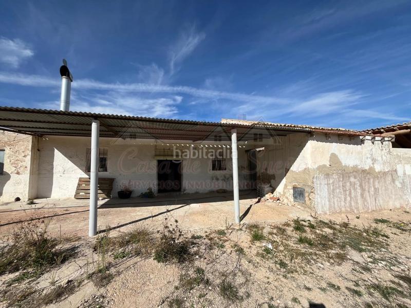 Foto 38318579-40a8-48b0-a521-5b12678f7992. Casa finca rustica para reformar en camara en San Crispín-Huerta Nueva-Estación Elda