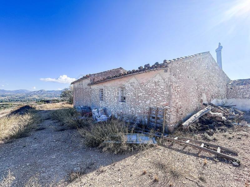Foto a41250ca-da0d-4c41-9e4b-5a6c1a8a1248. Casa finca rustica para reformar en camara en San Crispín-Huerta Nueva-Estación Elda