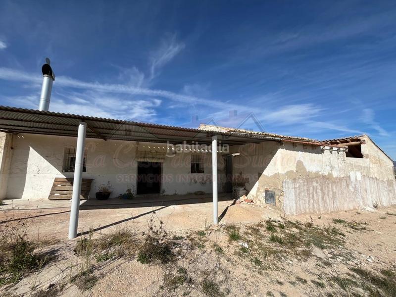 Foto a799595c-f379-478e-bafd-bf51ec99fba8. Casa finca rustica para reformar en camara en San Crispín-Huerta Nueva-Estación Elda