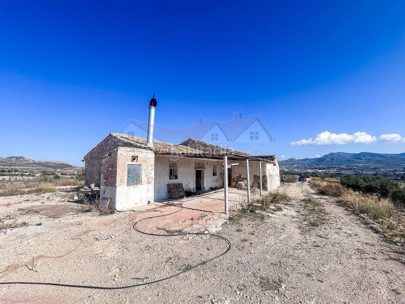 Foto c8c89ac6-f88b-4d13-b940-ab2058b571aa. Casa finca rustica para reformar en camara en San Crispín-Huerta Nueva-Estación Elda