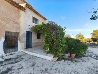 Masía  Caserio pastor. Casa de campo adosada con 3 habitaciones