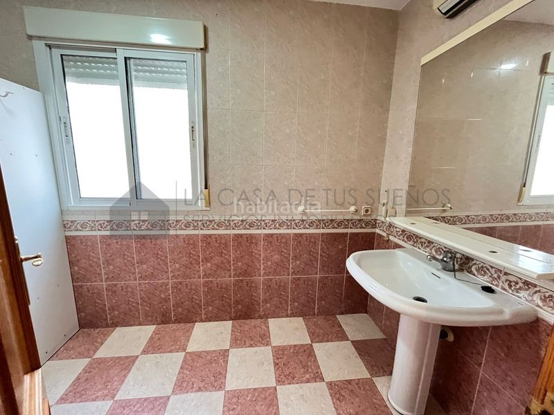 Foto 6bd0a804-9342-4bc2-a968-3f1bde5b39e7. Casa amb aparcament a Sax