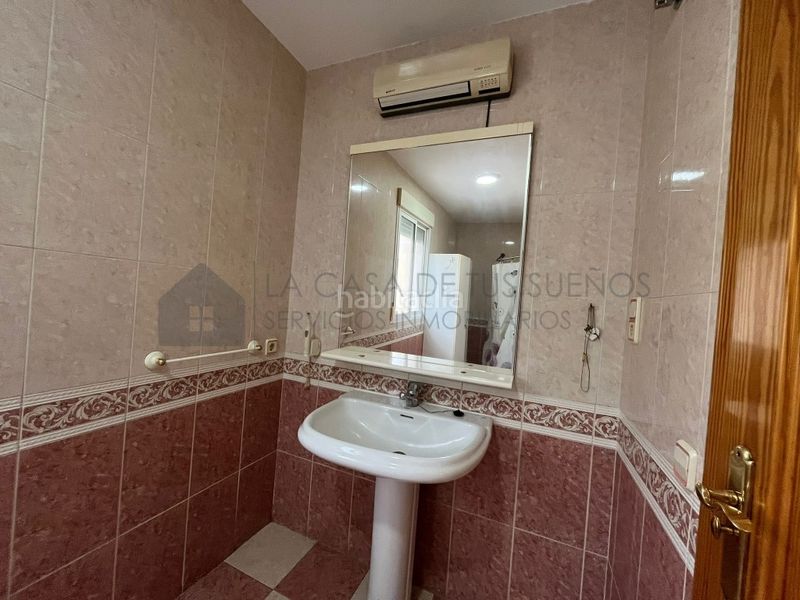 Foto 943552f3-8237-4175-bb65-406de6f82bad. Casa amb aparcament a Sax