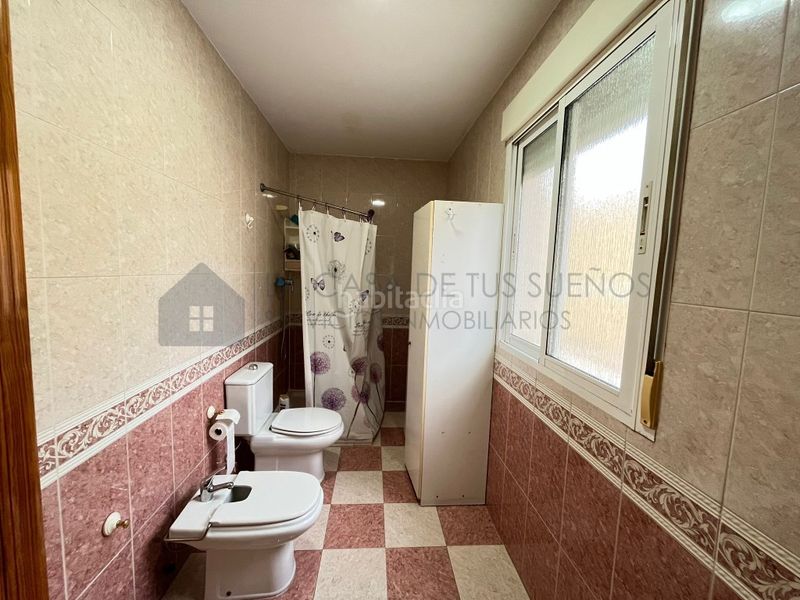 Foto dac75191-ebd0-49a9-b98e-afe5529b3a77. Casa amb aparcament a Sax