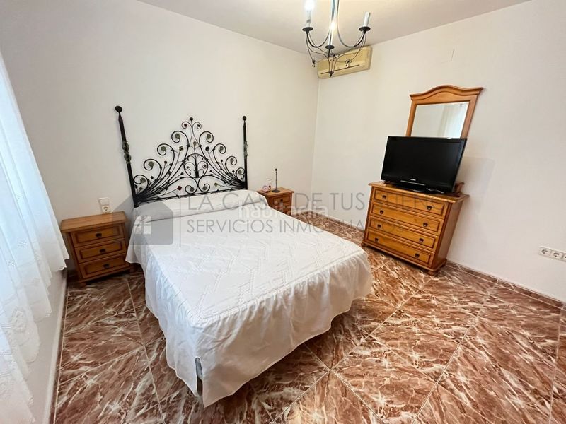 Foto f31fde29-9414-43a3-9061-de9d1438017c. Casa amb aparcament a Sax