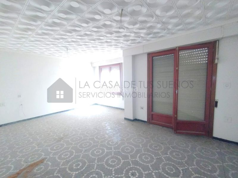 Foto f568f8b6-ee57-4cac-a95c-19b433fd9f44. Pis a Sax