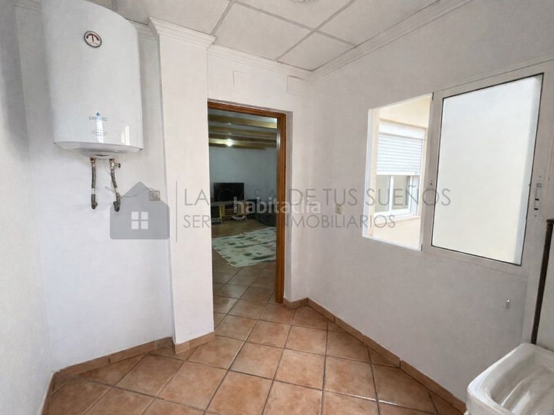 Foto a6e7e6ee-c9b9-4795-9727-a43c59738848. Casa adossada a Monòver