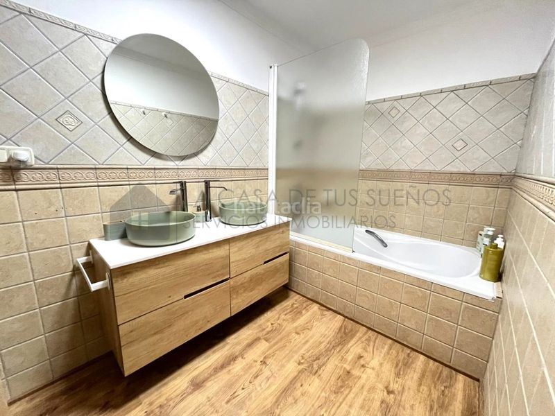 Foto d275b4b9-d99d-4e67-9334-c1ba64722f75. Casa adossada a Monòver