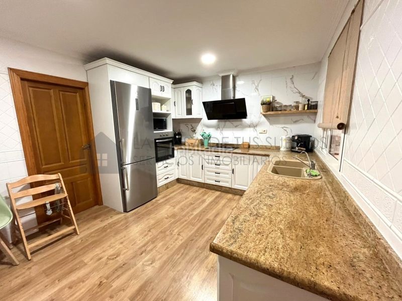 Foto e812efdf-070c-4876-beb8-f7066bf39dd4. Casa adossada a Monòver