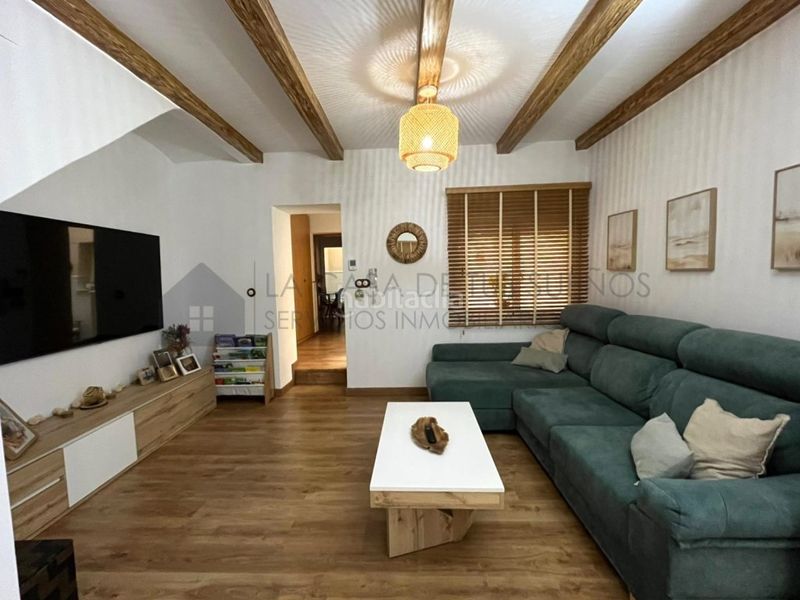 Foto eff50498-9d89-47d7-a98c-77eb4748f614. Casa adossada a Monòver