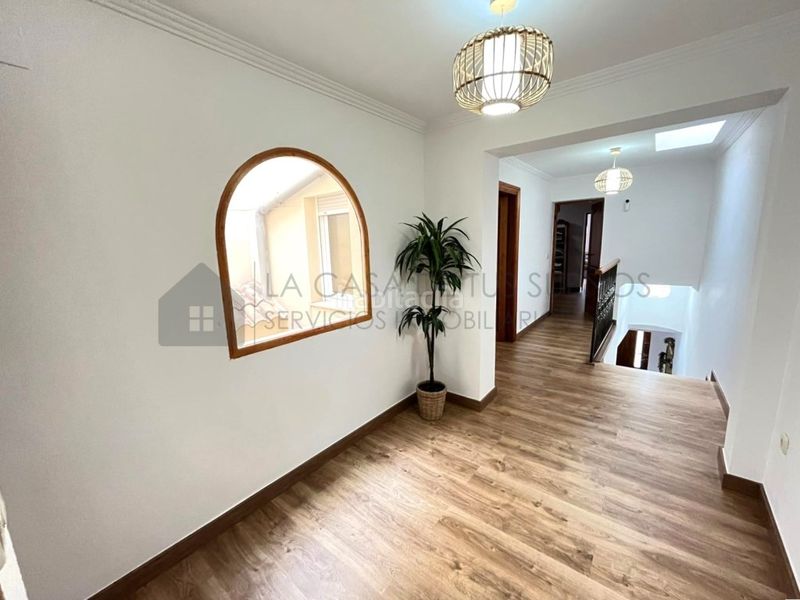 Foto f69bf18e-32d9-481b-947b-e0e63af289fe. Casa adossada a Monòver