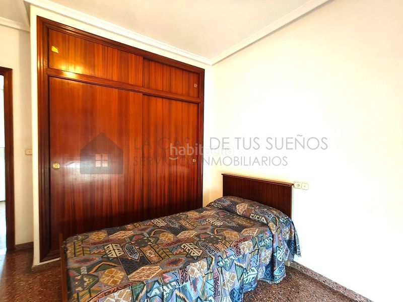 Foto 44a3ad73-a81c-49a9-b7fd-afa4f185c84d. Casa a Plaza Castelar - Mercado Central Elda