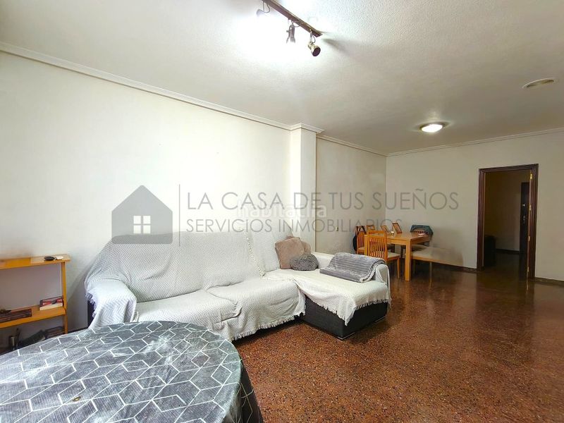 Foto f4cfecd6-915b-4e1e-92dd-e2fc95919d94. Casa a Plaza Castelar - Mercado Central Elda