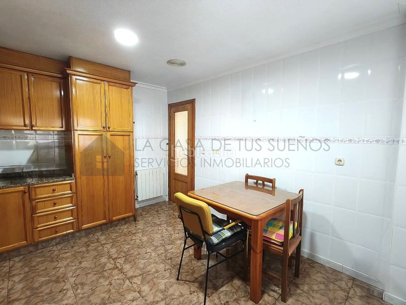 Foto 0663eb04-c679-474f-8416-fa9498d265c2. Casa adossada a Petrer