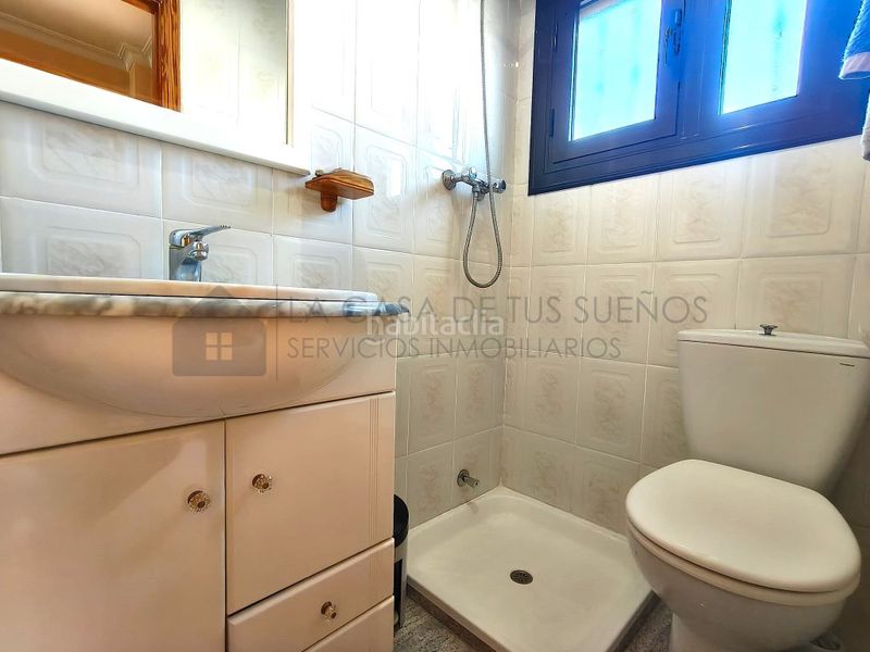 Foto 24295e9d-4ba1-4580-913f-8ce2977b79bc. Casa adossada a Petrer
