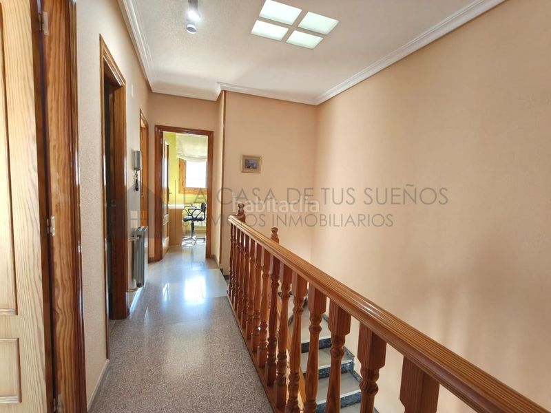 Foto 6a7715c6-57b5-445e-9d30-9c365f9af3aa. Casa adossada a Petrer
