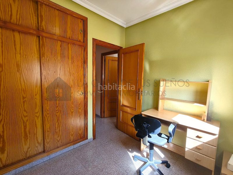 Foto 7e5227d1-66d0-4b9e-8e29-60852a6f81b0. Casa adossada a Petrer