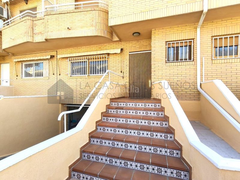 Foto a61db433-8d6a-41e6-9c79-c3e34a241c4f. Casa adossada a Petrer