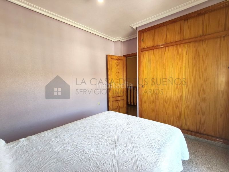 Foto f7a0085b-1fa8-4313-ba7d-17dbccb48fc8. Casa adossada a Petrer