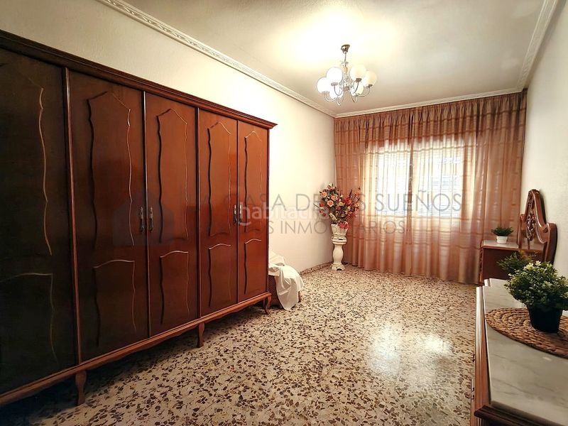 Foto cdc19a46-67ae-483a-8343-dce7dc9883d6. Pis a Sax