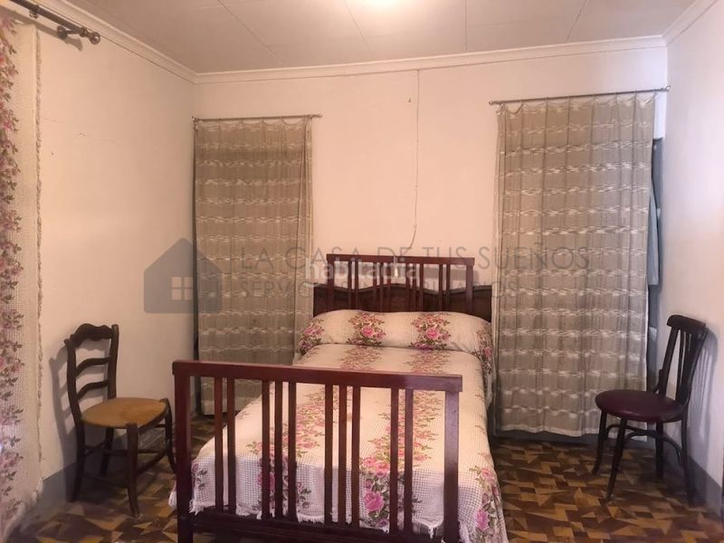 Foto de56ea00-012d-49d5-a4ce-ac4d17b344cb. Casa a Sax