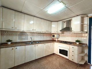 Rez-de-chaussée  Calle uruguay. Magnifico piso en planta baja con patio y entrada independiente