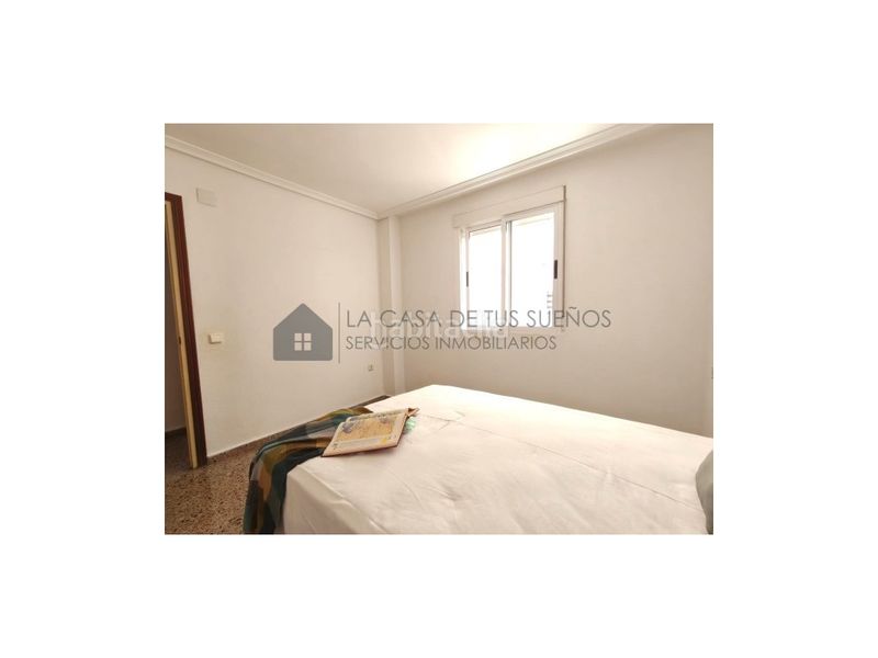 Foto b31e8a9b-5ed1-47a1-868d-2d4df8e6e60a. Pis a Sax