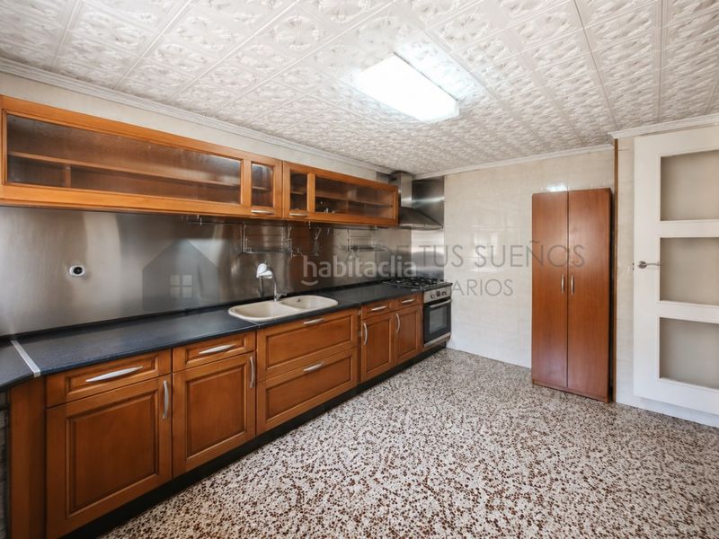 Foto bbd1b193-33b1-44d8-9b5d-42924e41521e. Masia a Petrer