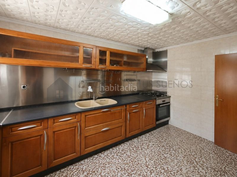 Foto cb5fd4ef-e2aa-4d82-8678-07a76a0793be. Masia a Petrer