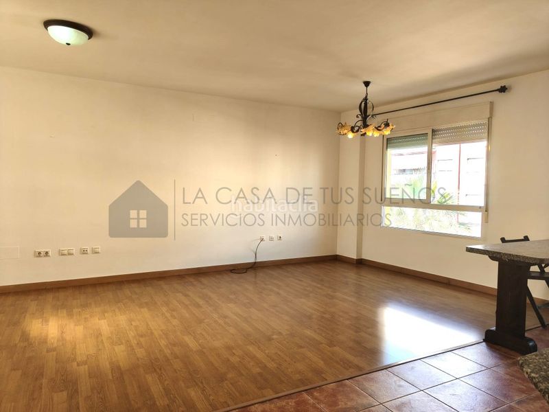 Foto f96276fd-552e-4fdf-a490-02e6a4547835. Pis amb aparcament a Sax