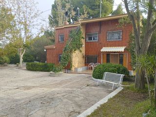 Chalet  Poligono poligono 3. Espectacular chalet en sax con piscina y pista de tenis