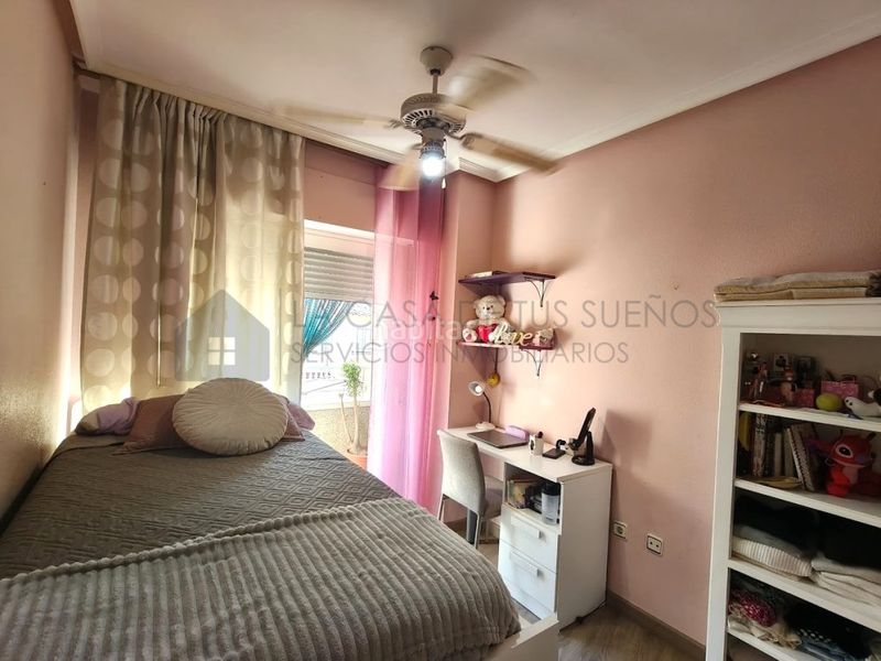Foto b2c72348-2f68-45ce-949e-4082e79e0a6d. Pis a Sax