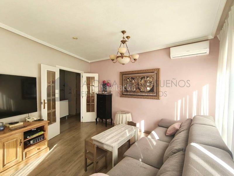 Foto ebc84ff1-5bab-4b9b-bb7d-a0bec609bf65. Pis a Sax