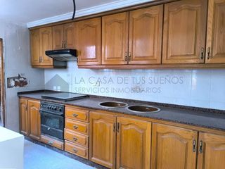 Casa  Calle ciclista barcel. Casa en sax para reformar