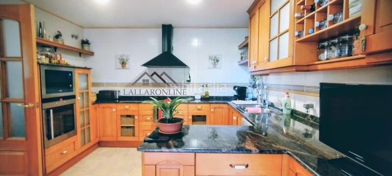 Foto 85ac787c-eeba-4db1-9e64-173dac402924. Casa amb calefacció aparcament piscina a Vallirana