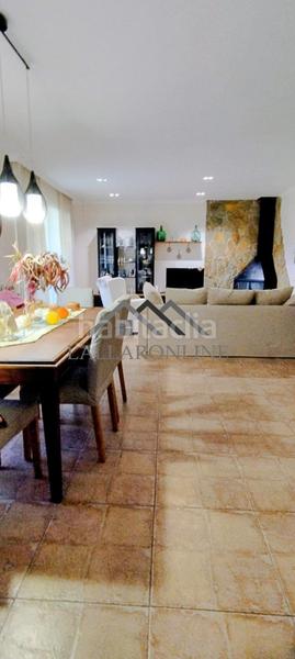 Foto e82273f9-c625-4f90-ba34-8561cc94c257. Casa amb calefacció aparcament piscina a Vallirana