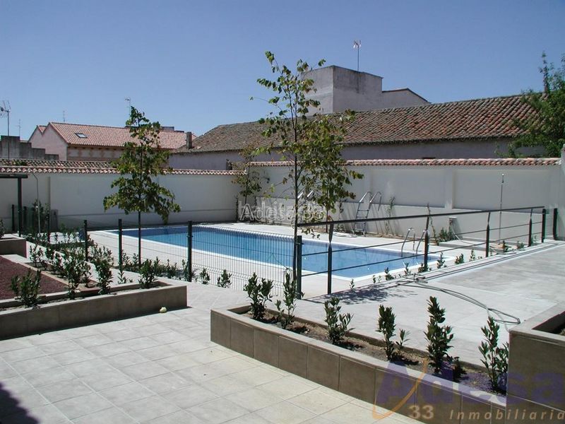 Foto 2ccf2b4a-0997-4e61-87c5-f49a3aa95ffa. Dúplex amb calefacció aparcament piscina a Centro Navalcarnero