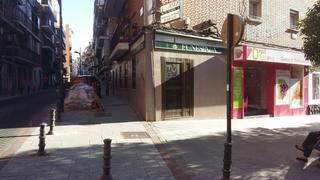 Business premise  Calle nueva. Local para negocio de esquina, transito rodado y peatonal. posib