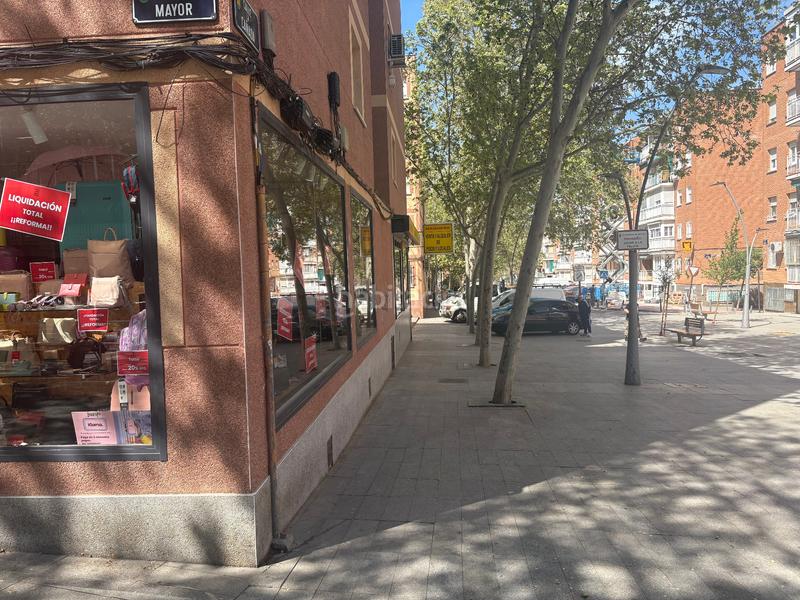 Foto 0a3feda7-2518-41d4-9871-de45dbca8abb. Local comercial en calle la cañada 85a local con gran visibilidad en Alcorcón