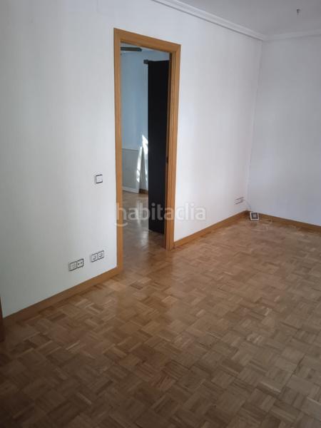 Foto 162b16e7-5054-41cb-b72f-4afc40185e23. Piso  en venta en calle poeta blas de otero en Madrid