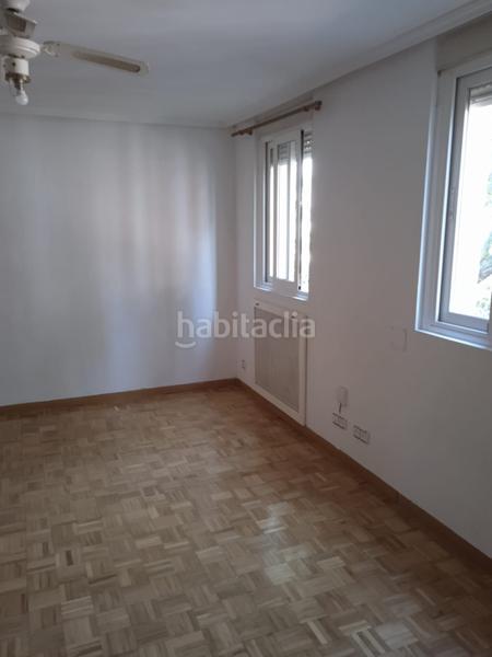 Foto 7380e9c7-4c51-4600-889b-99dd9f1f16a4. Piso  en venta en calle poeta blas de otero en Madrid
